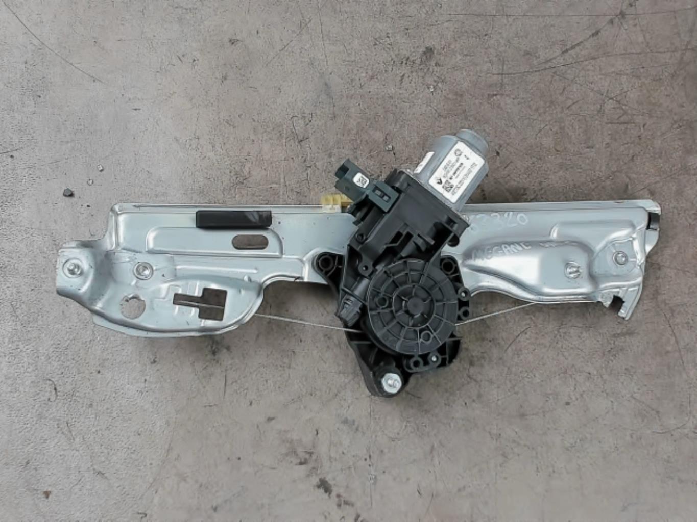 Alzacristalli elettrico posteriore sinistro RENAULT MEGANE 4 PHASE 1 Diésel - 1