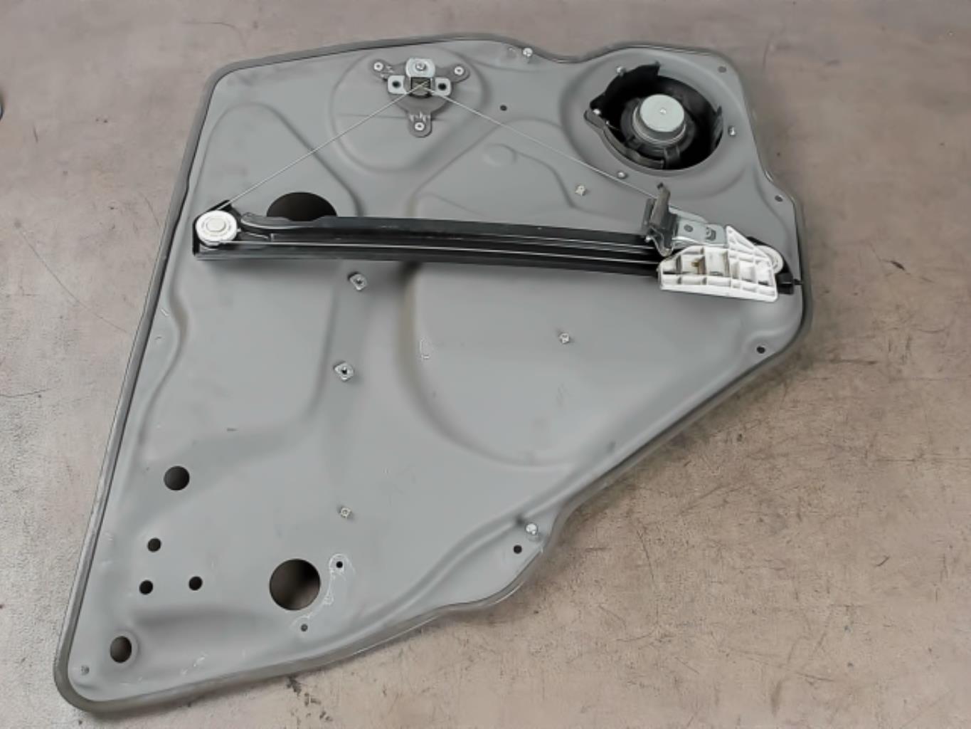 Alzacristalli manuale posteriore destro MERCEDES CLASSE A 169 PHASE 1 Diésel - 1