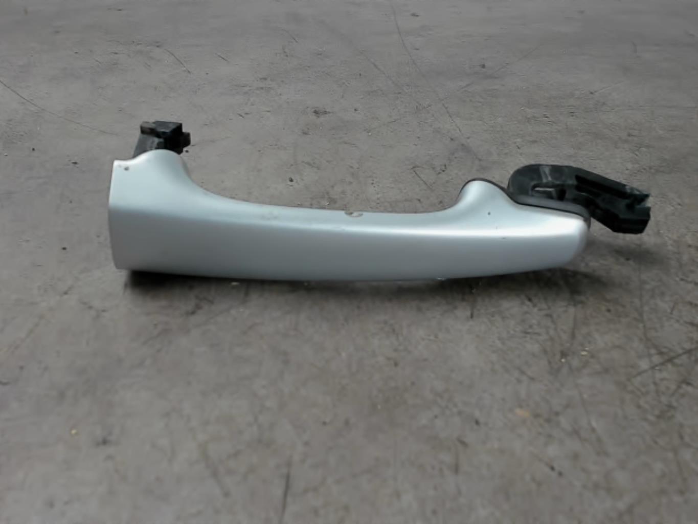 Maniglia portiera posteriore sinistra VOLVO V 50 PHASE 2 BREAK Diésel - 1
