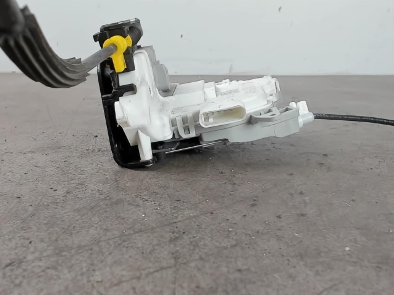 Serrure arriere droit AUDI A5 1 SPORTBACK PHASE 2 Diesel - 1