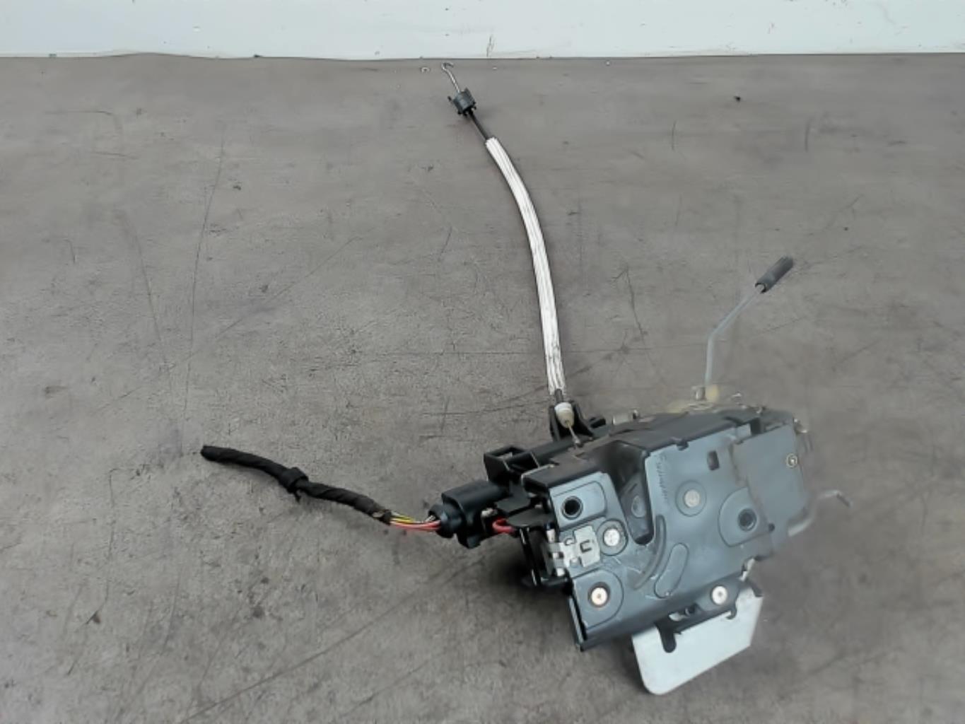 Serrure avant droit AUDI A6 2 ALLROAD PHASE 2 BREAK Diesel - 1