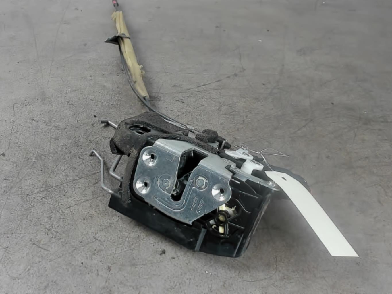 Serrure avant gauche MAZDA 5 1 PHASE 1 Diesel - 1