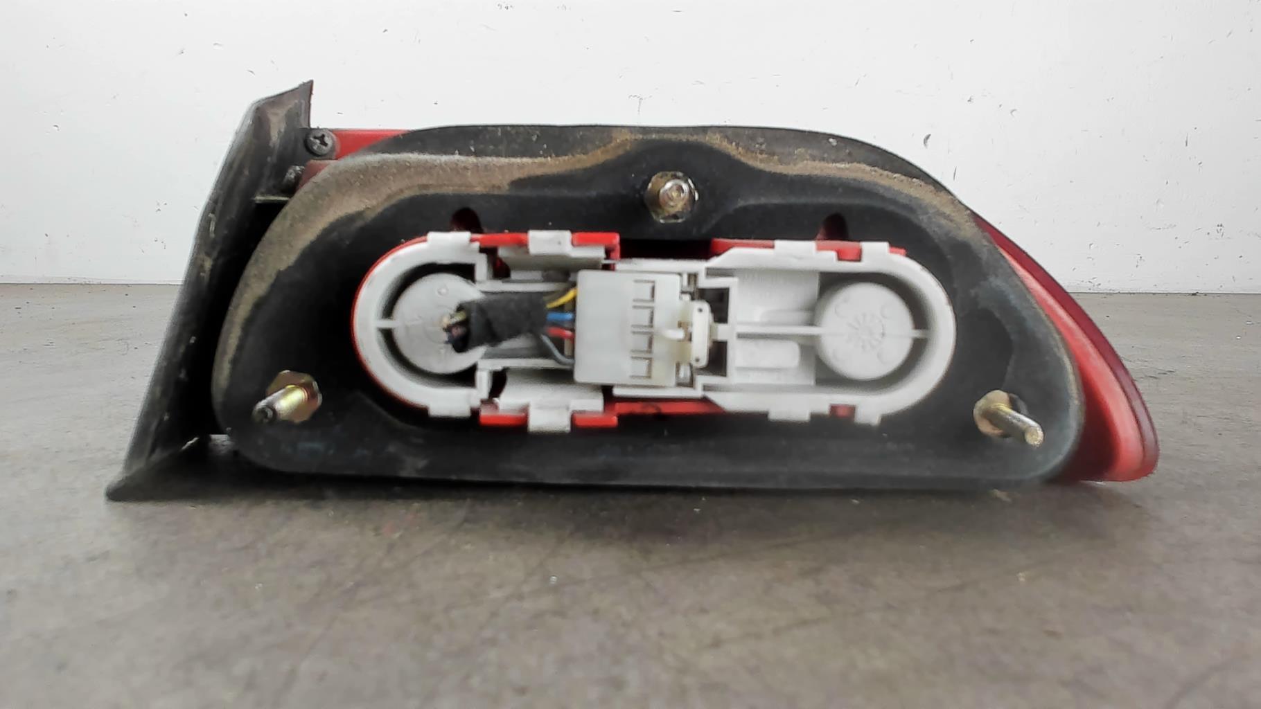 Fanale posteriore principale sinistro (luci) ALFA ROMEO 156 PHASE 2 BREAK Diésel - 1