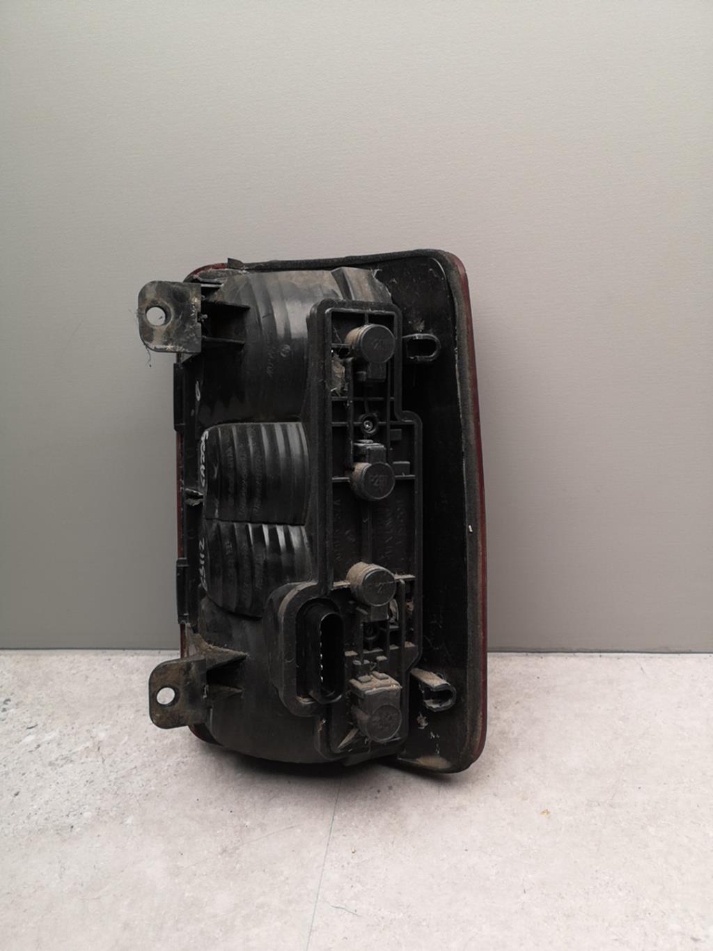 Fanale posteriore principale sinistro (luci) VOLKSWAGEN CADDY 3 PHASE 1 Diésel - 1
