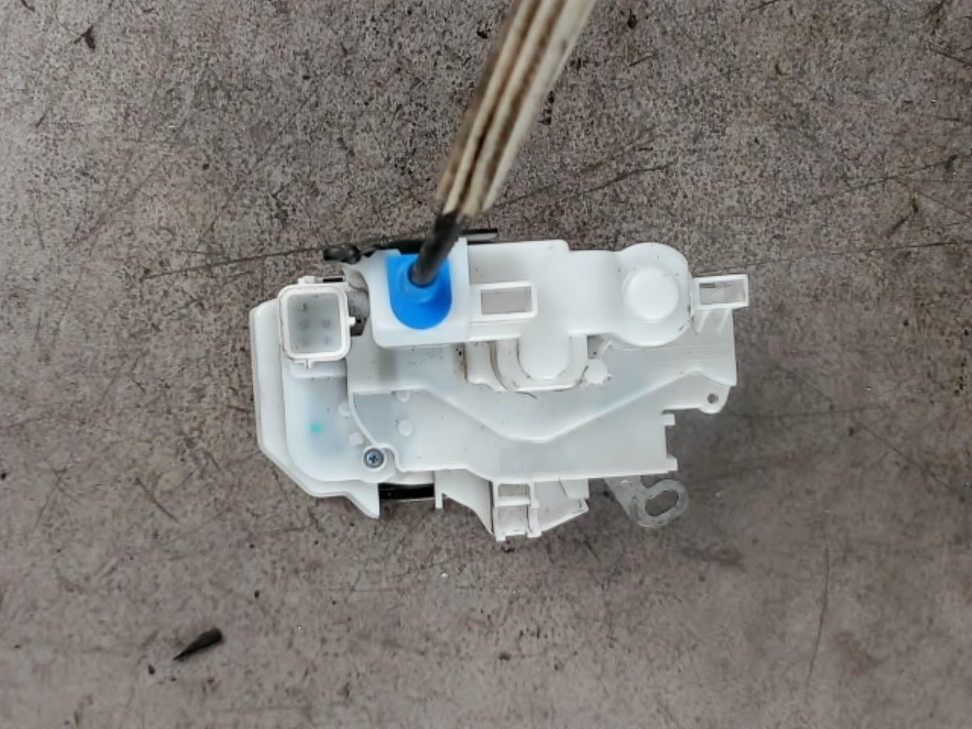 Serrure arriere droit CITROEN NEMO Diesel - 1
