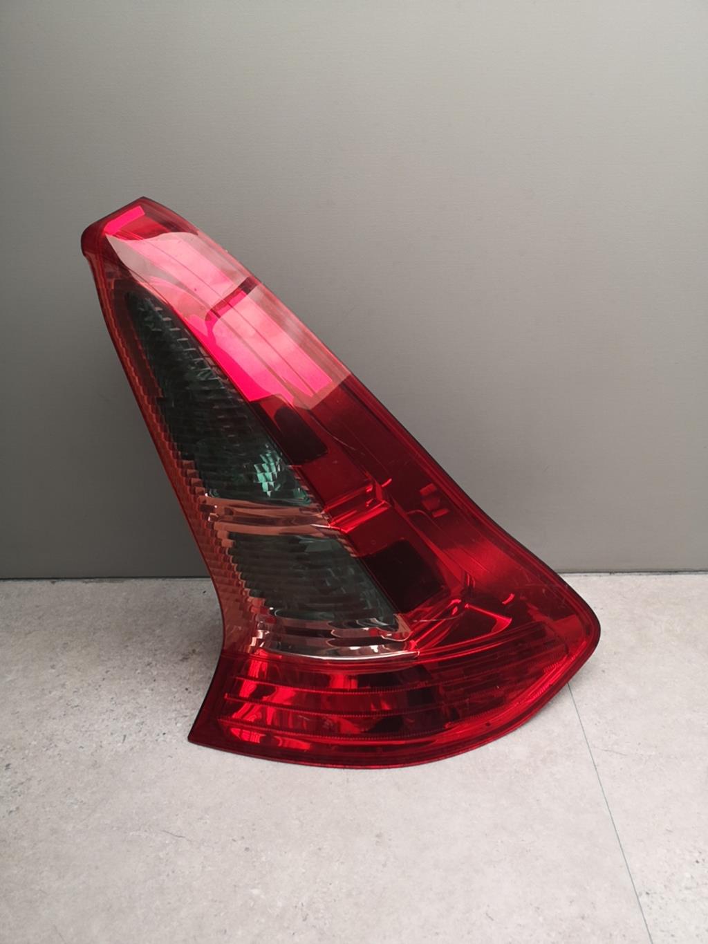 Fanale posteriore principale destro (luci) CITROEN C4 1 PHASE 1 COUPE Diésel - 1