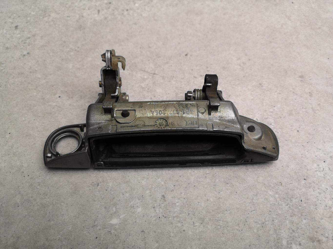 Poignee porte avant gauche AUDI A6 2 ALLROAD PHASE 2 BREAK Diesel - 1