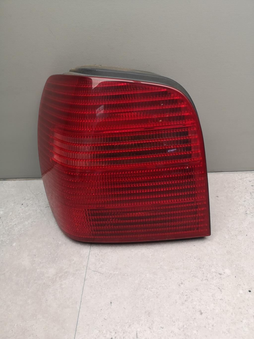 Fanale posteriore principale sinistro (luci) VOLKSWAGEN POLO 3 PHASE 2 Gasolina - 1