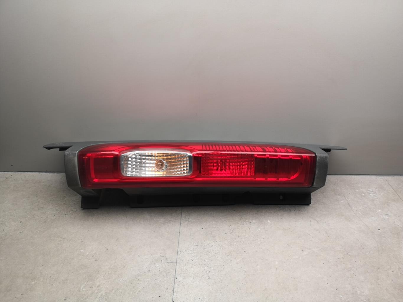 Fanale posteriore principale sinistro (luci) OPEL VIVARO 1 PHASE 2 Diésel - 1