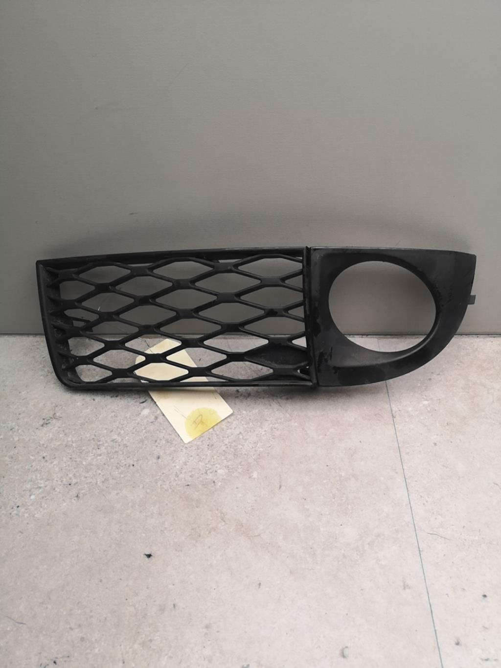 Grille de calandre gauche AUDI A6 2 ALLROAD PHASE 2 BREAK Diesel - 1