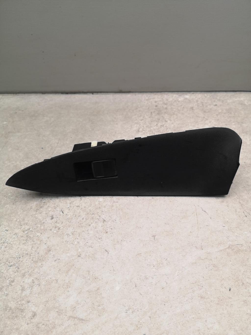Interruttore lavacristalli posteriore sinistro TOYOTA RAV4 3 PHASE 1 Diésel - 1