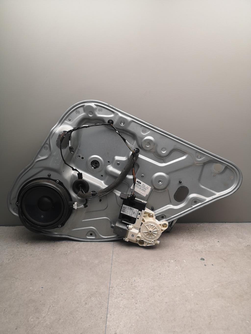 Alzacristalli elettrico posteriore destro FORD FOCUS 2 PHASE 2 Diésel - 1