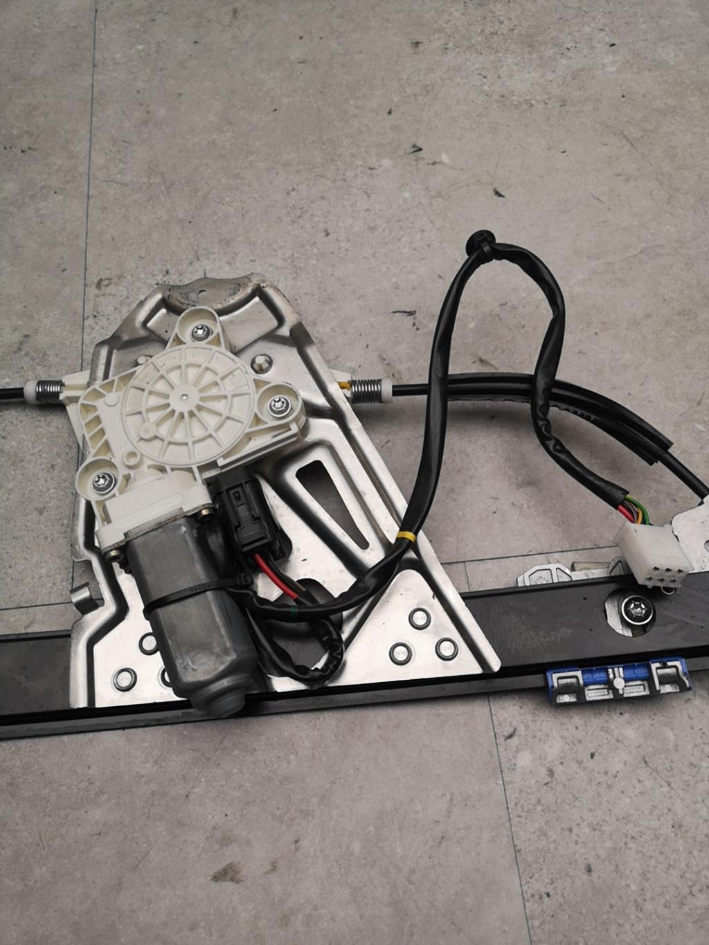 Alzacristalli elettrico posteriore sinistro MERCEDES CLASSE S 220 Diésel - 1