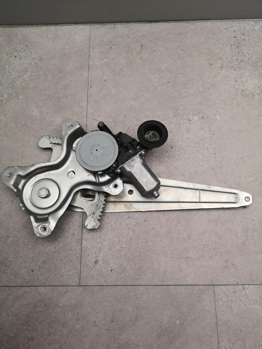 Alzacristalli elettrico posteriore sinistro TOYOTA RAV4 3 PHASE 1 Diésel - 1