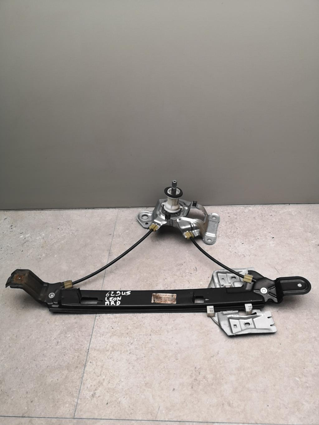 Alzacristalli manuale posteriore destro SEAT LEON 2 PHASE 1 Diésel - 1