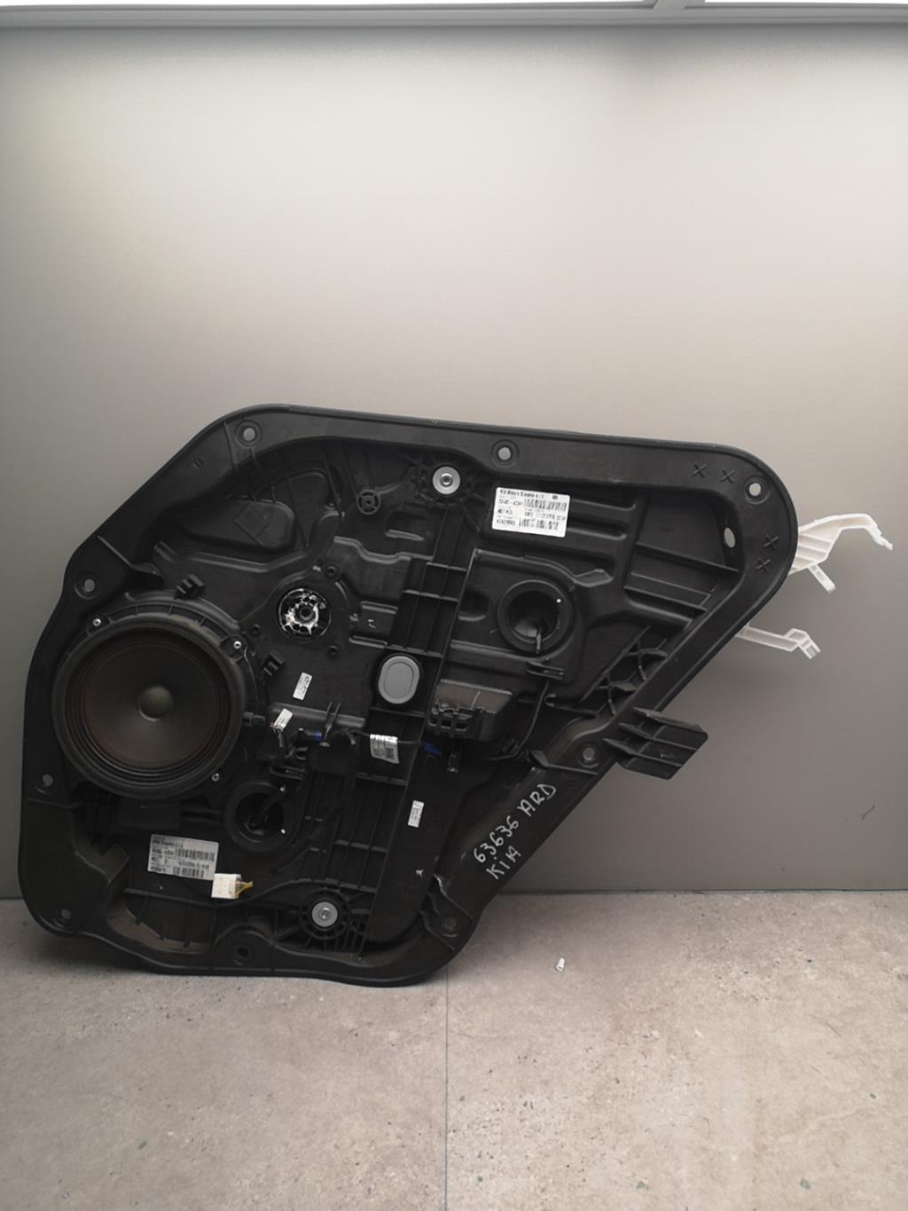 Alzacristalli manuale posteriore destro KIA CEE-D 2 PHASE 2 Diésel - 1