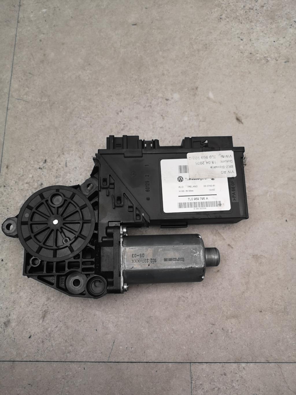 Motore alzacristalli posteriore destro VOLKSWAGEN TOUAREG 1 PHASE 1 Diésel - 1
