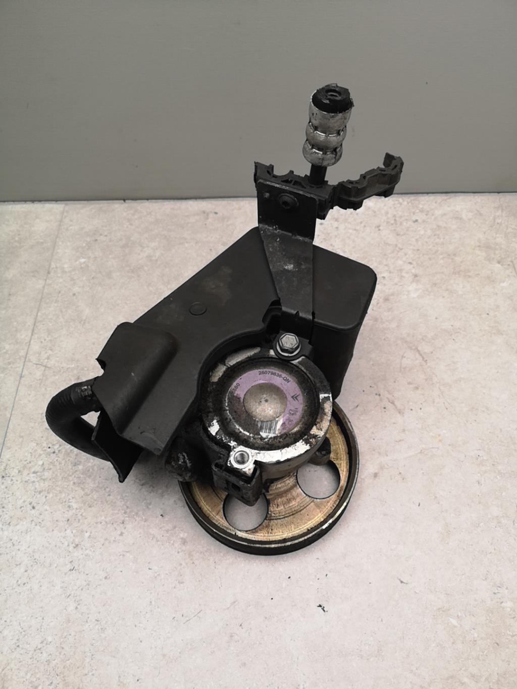 Pompe de direction PEUGEOT 206 PHASE 1 Essence - 1