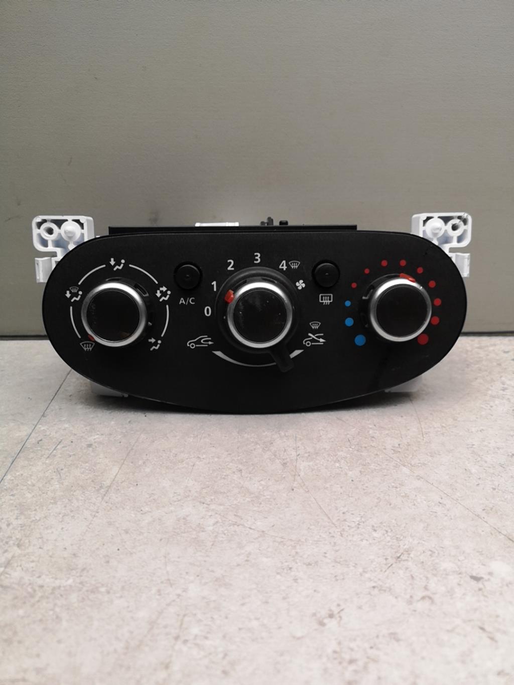 Commande chauffage DACIA SANDERO 2 PHASE 2 Essence - 1