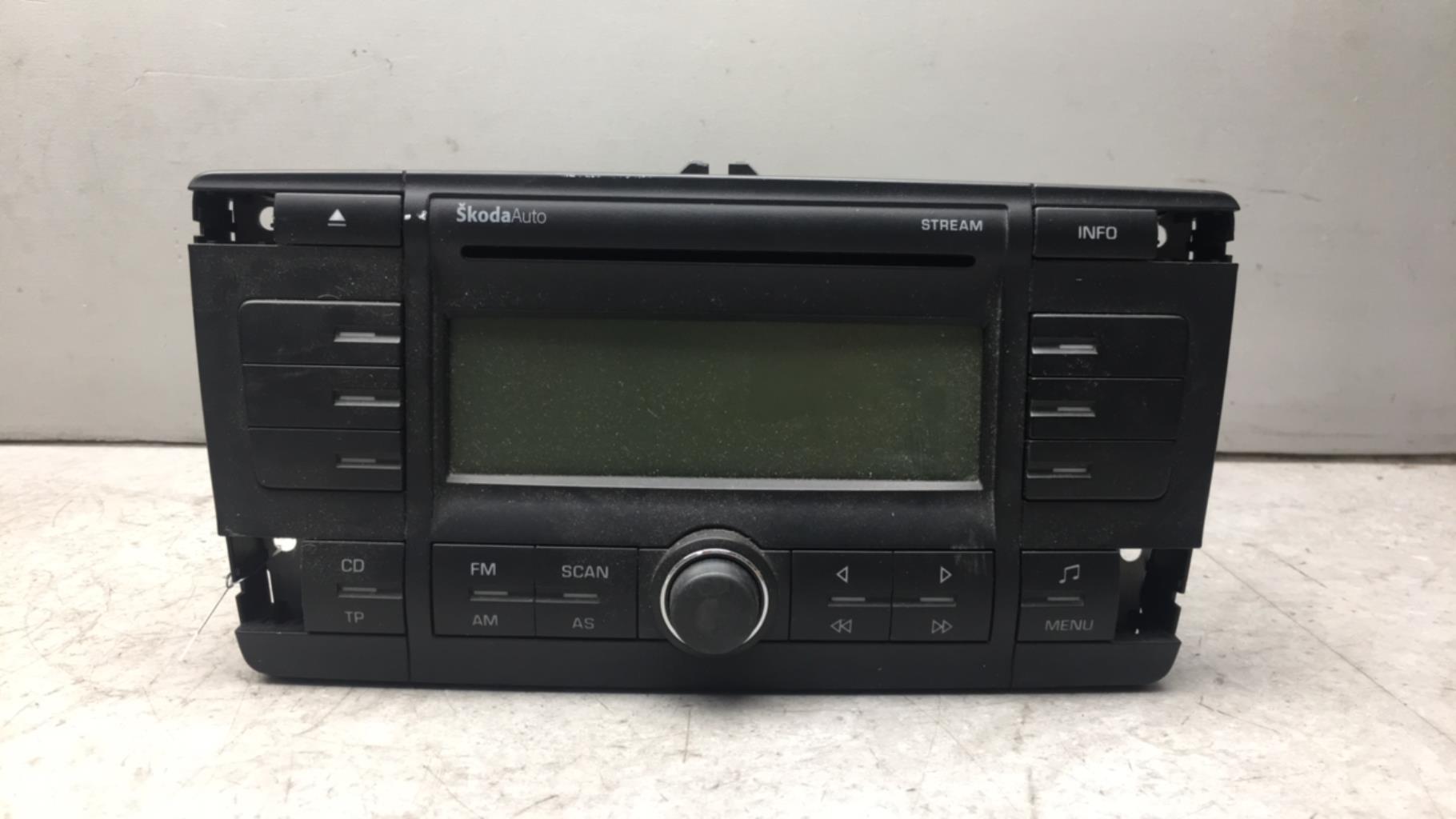 Autoradio originale SKODA OCTAVIA 2 PHASE 1  - 1