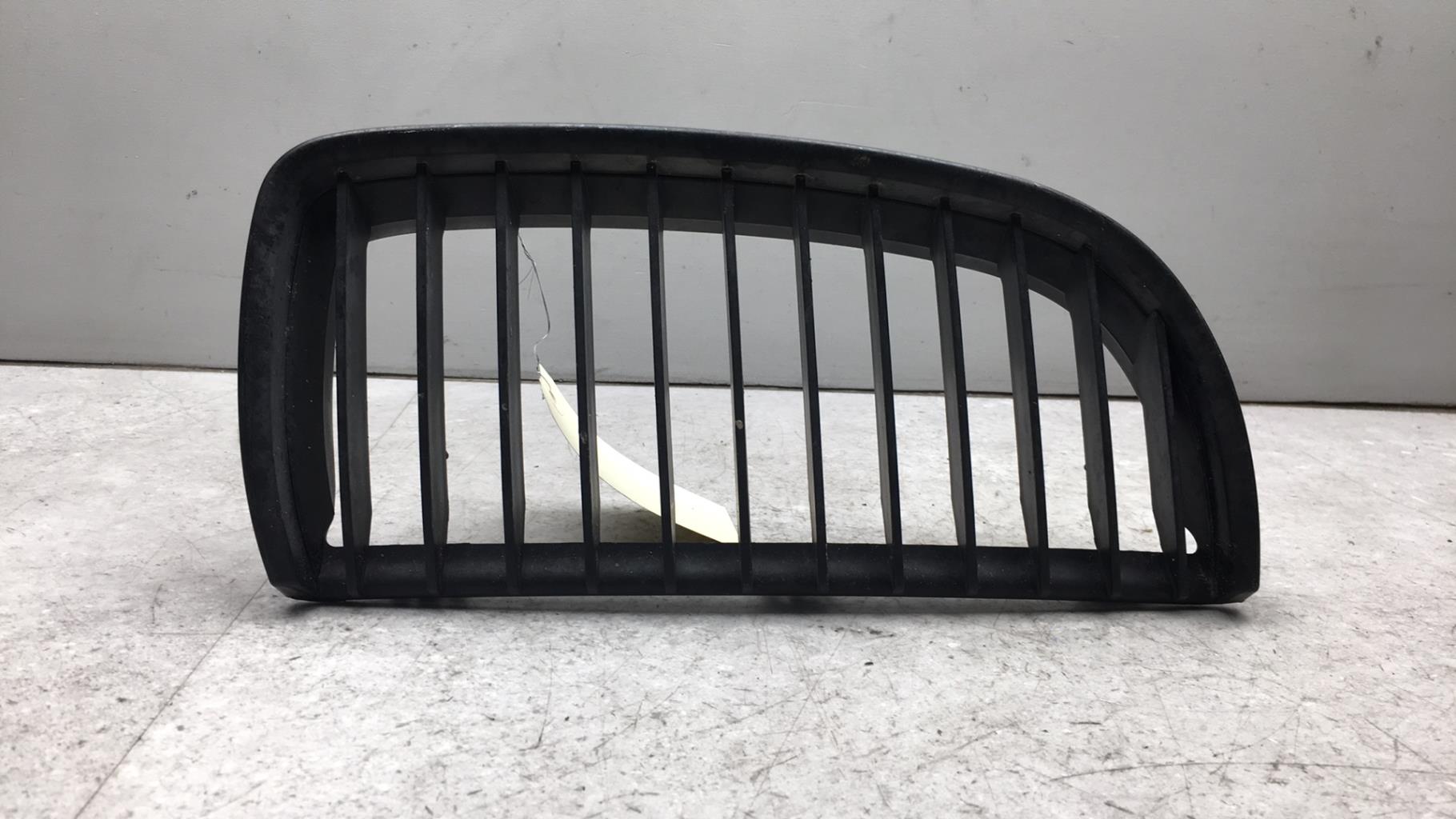 Calandre droite BMW SERIE 3 E90 PHASE 1  - 1