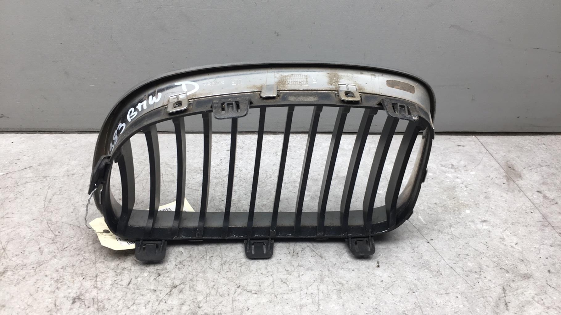 Grille de calandre droite BMW SERIE 1 E87 PHASE 2 Diesel - 1
