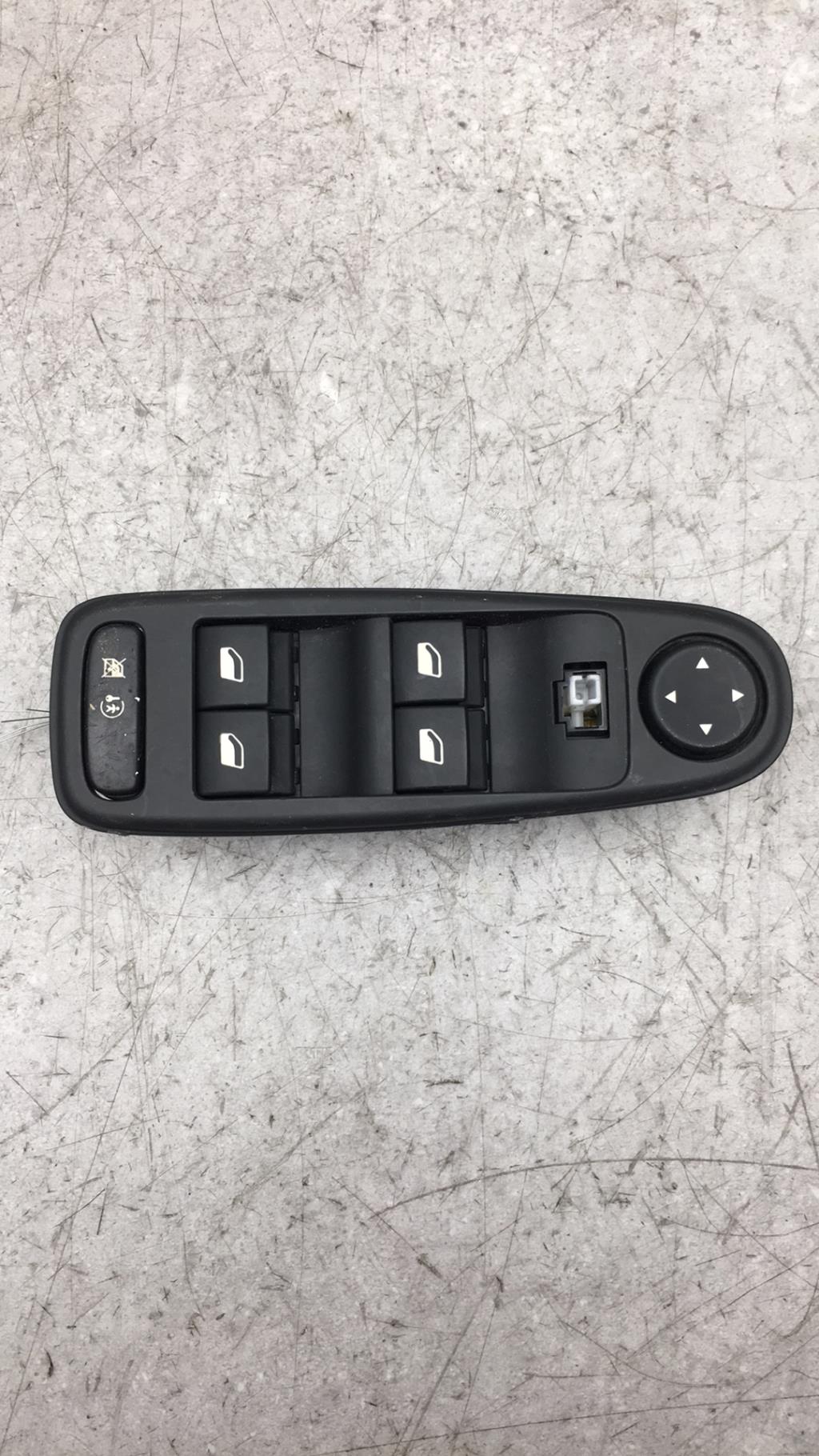 Interruttore lavacristalli anteriore sinistro CITROEN C4 GRAND PICASSO 1 Diésel - 1
