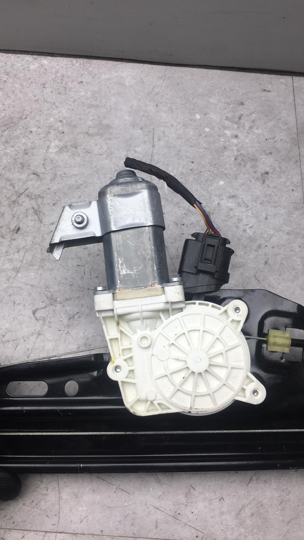 Alzacristalli elettrico posteriore sinistro BMW SERIE 5 E60 PHASE 2 Diésel - 1