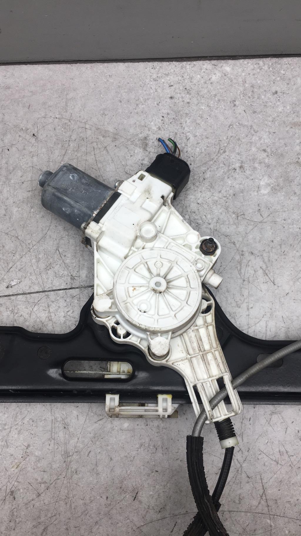 Alzacristalli elettrico anteriore destro BMW SERIE 1 E87 PHASE 2 Diésel - 1
