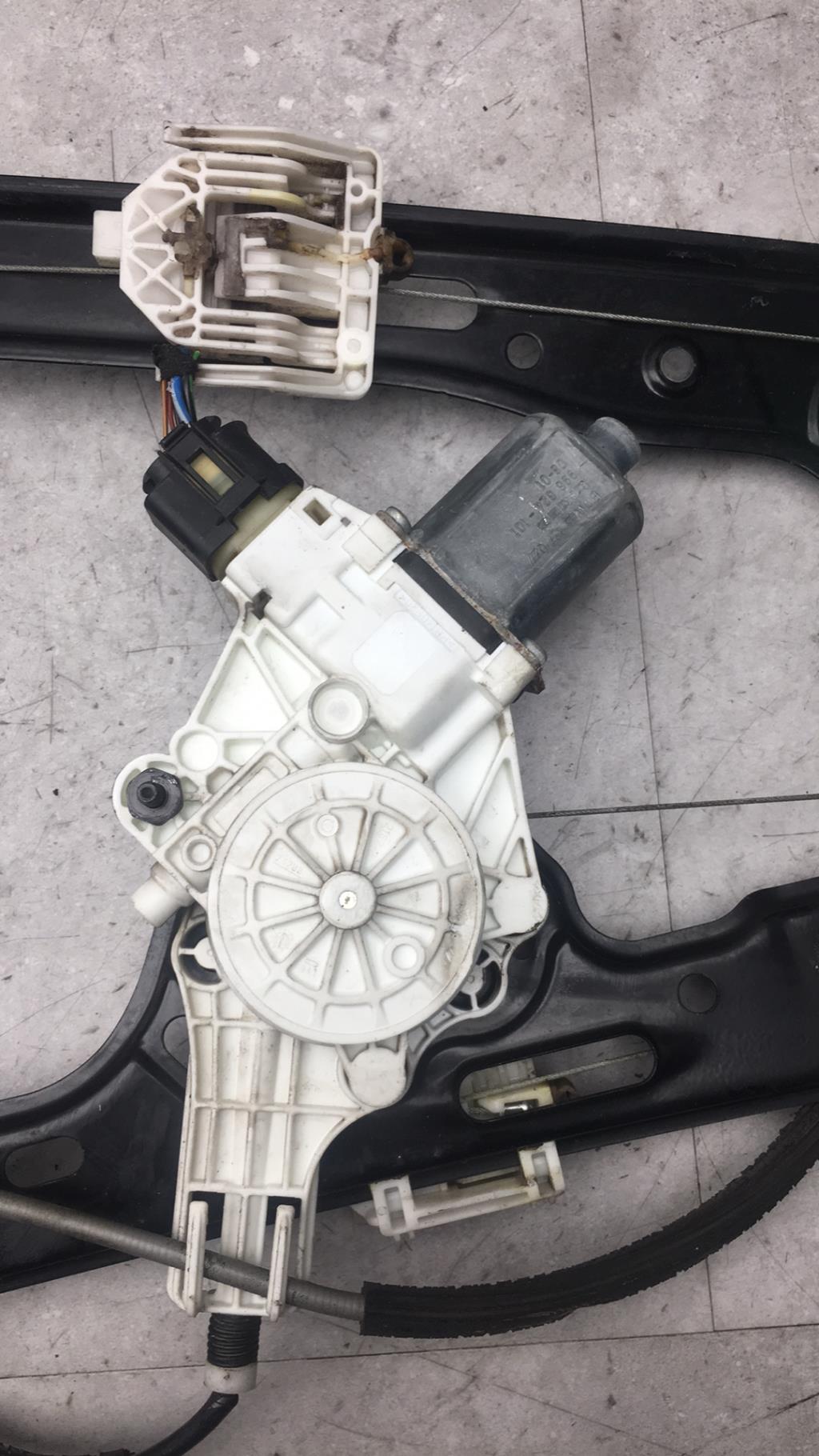 Alzacristalli elettrico anteriore sinistro BMW SERIE 1 E87 PHASE 2 Diésel - 1