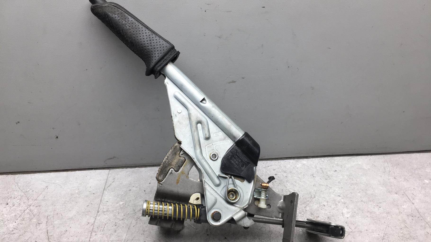 Levier frein à main BMW SERIE 3 E90 PHASE 1  - 1