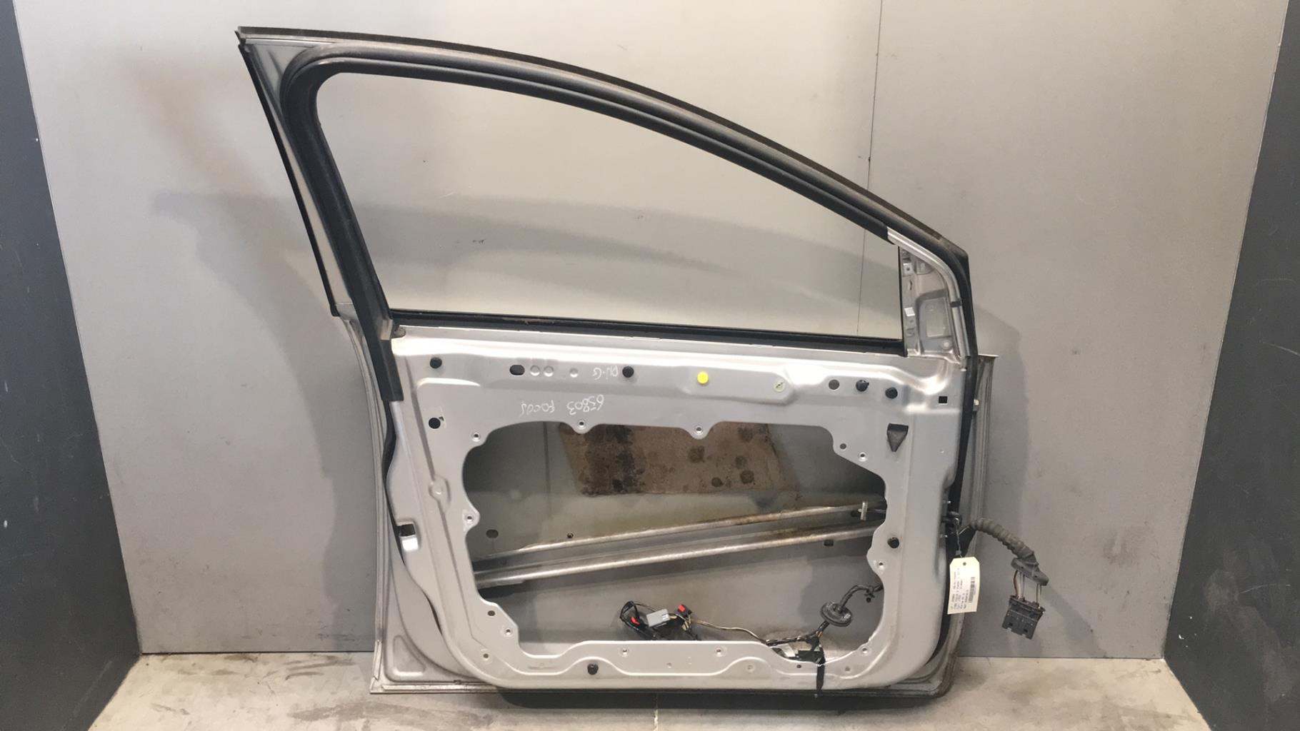 Porte avant gauche FORD FOCUS 2 PHASE 1 Diesel - 1