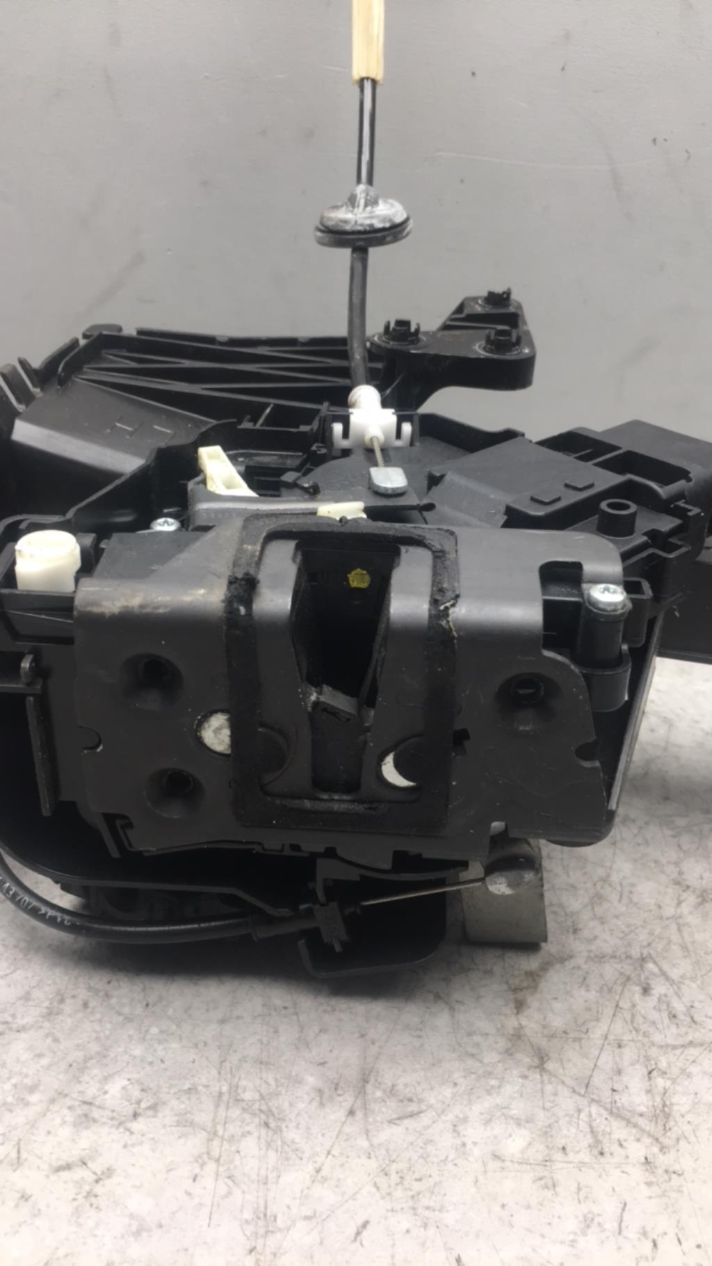Serrure arriere gauche FORD FOCUS 2 PHASE 1 Diesel - 1