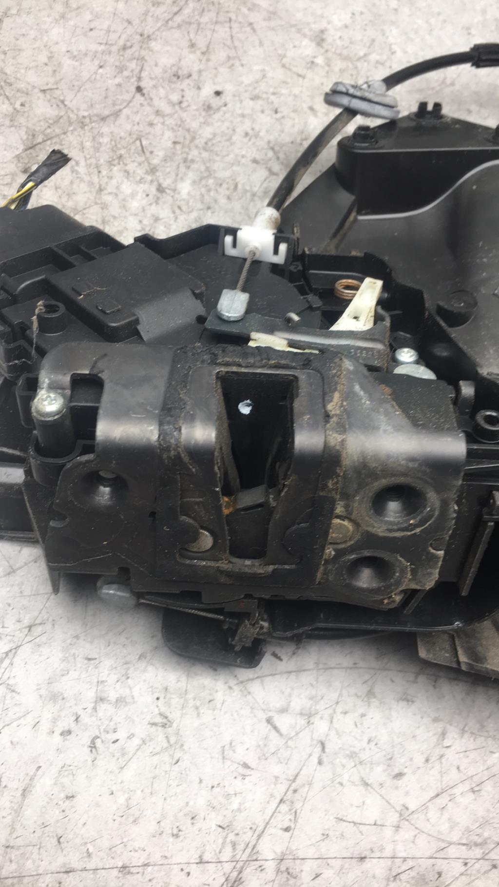 Serrure avant droit FORD FOCUS 2 PHASE 1 Diesel - 1