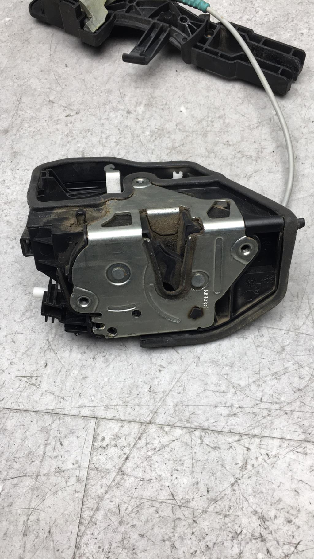 Serratura posteriore destra BMW SERIE 1 E87 PHASE 2 Diésel - 1
