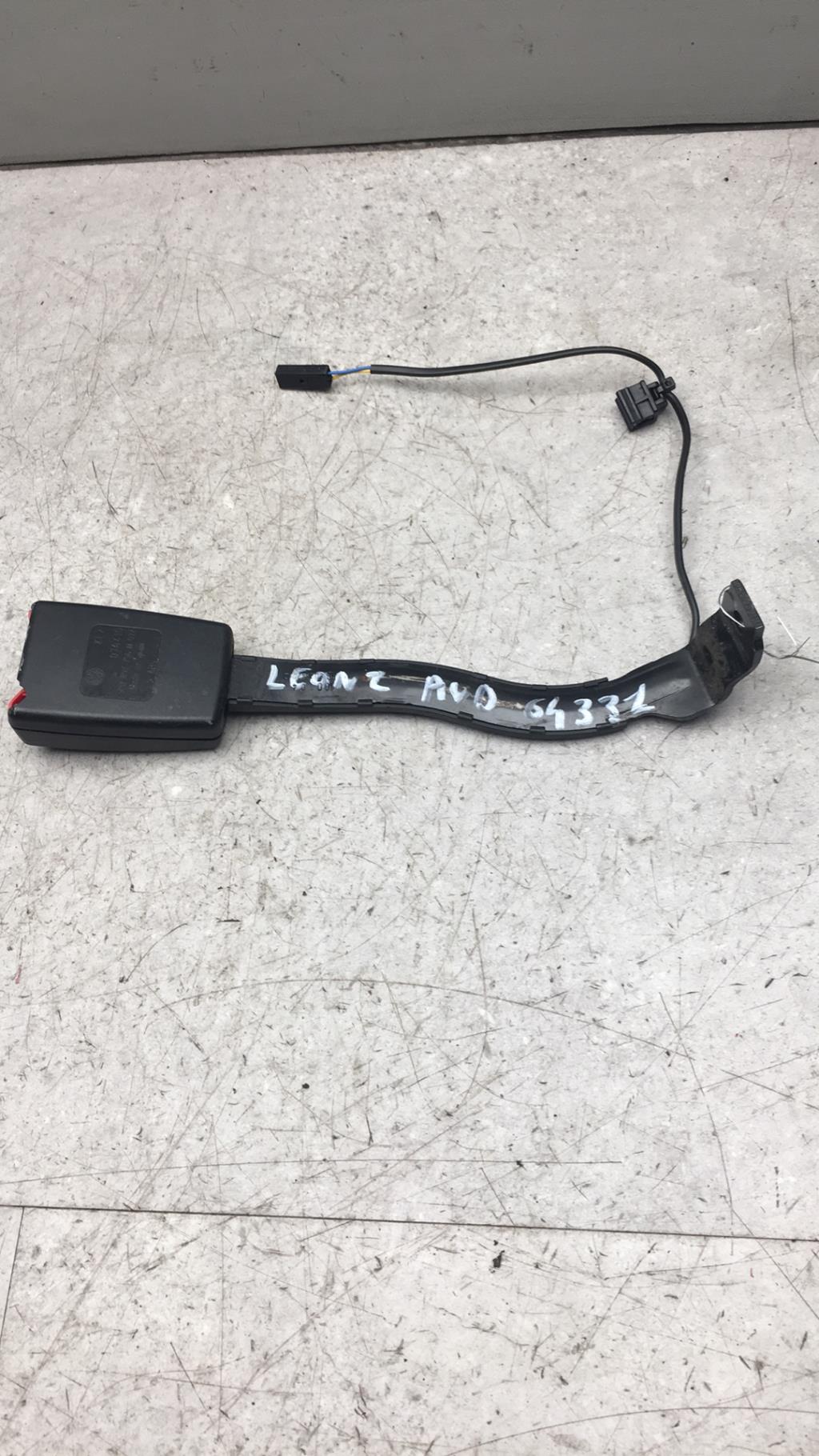 Attache ceinture avant droit SEAT LEON 2 PHASE 2 Diesel - 1