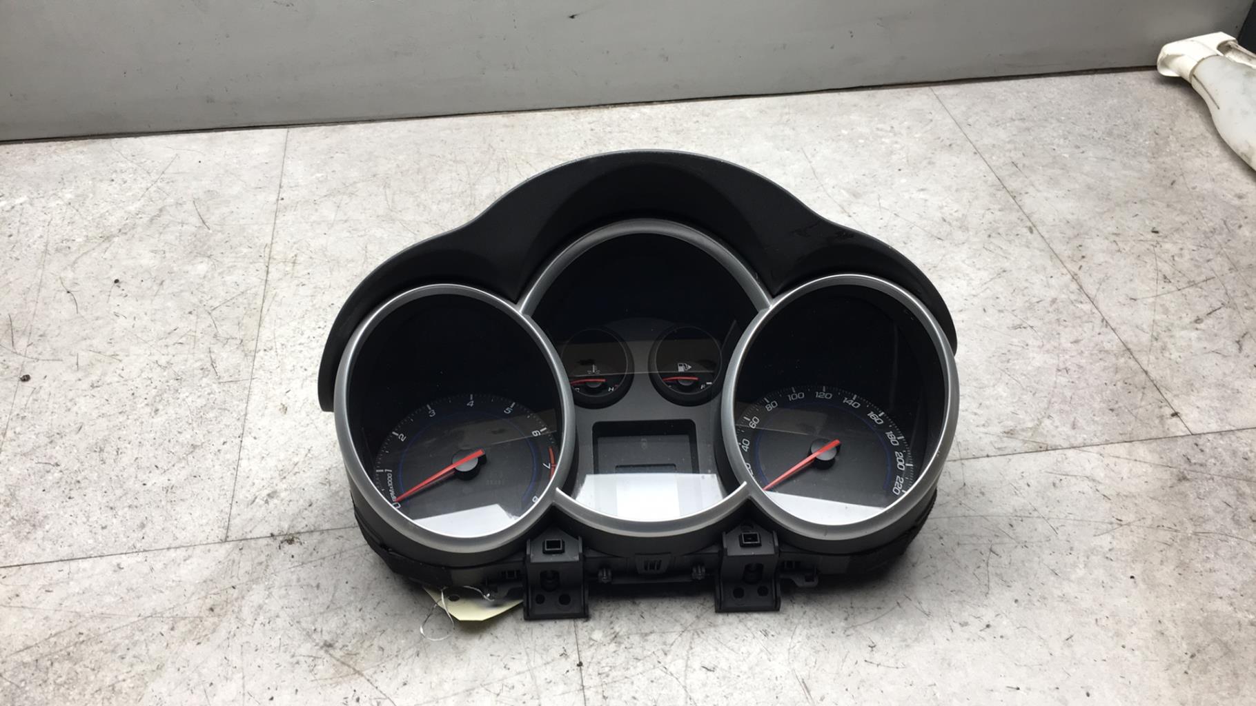 Compteur CHEVROLET CRUZE PHASE 1  - 1