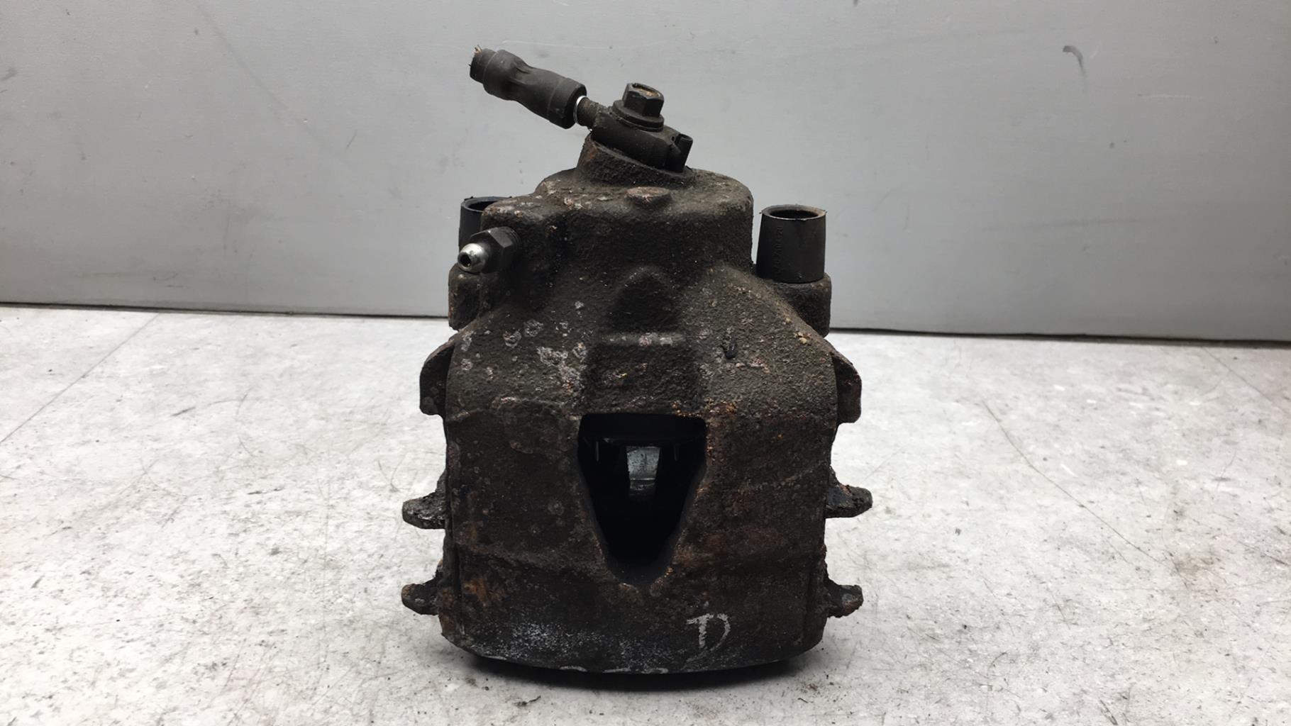 Etrier avant droit (freinage) VOLKSWAGEN GOLF 4 Essence - 1