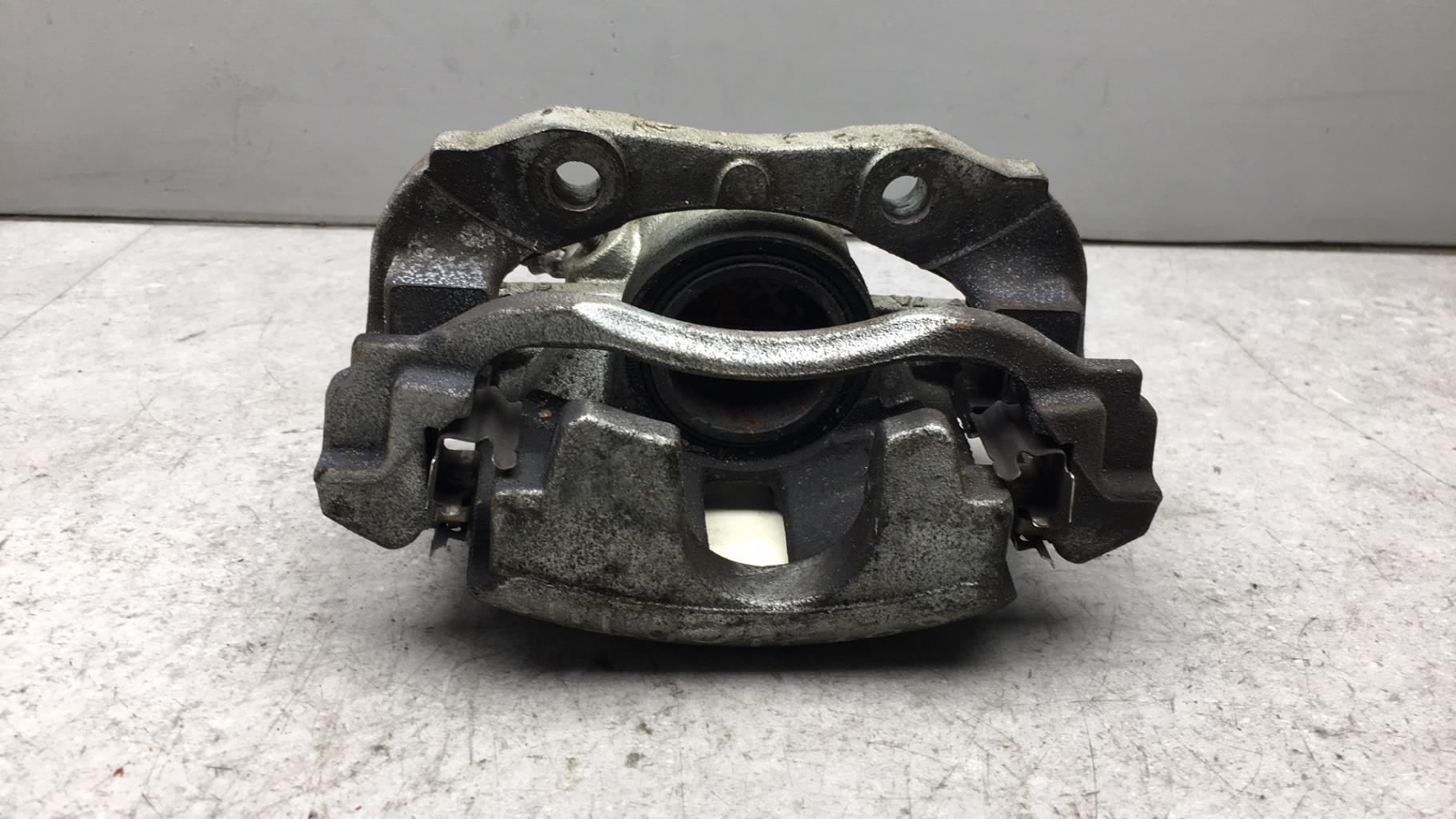Etrier avant gauche (freinage) CITROEN C4 CACTUS Diesel - 1