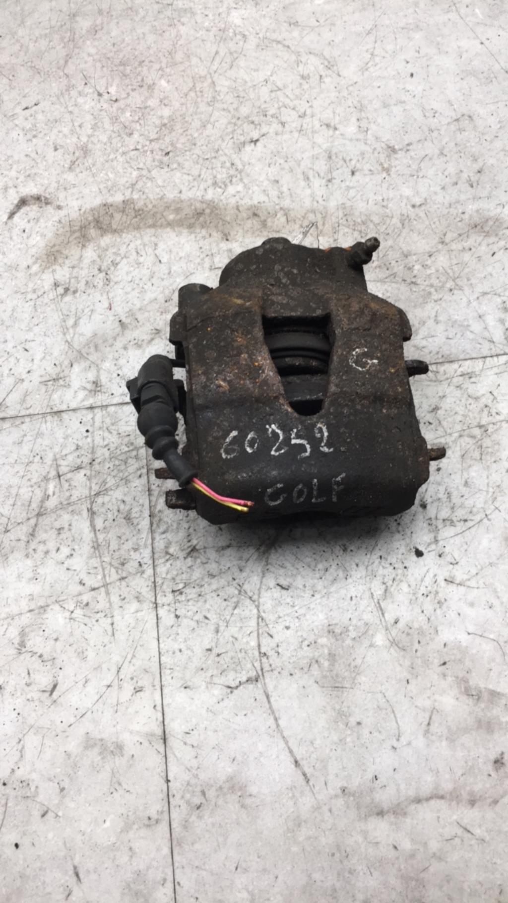 Etrier avant gauche (freinage) VOLKSWAGEN GOLF 4 Essence - 1