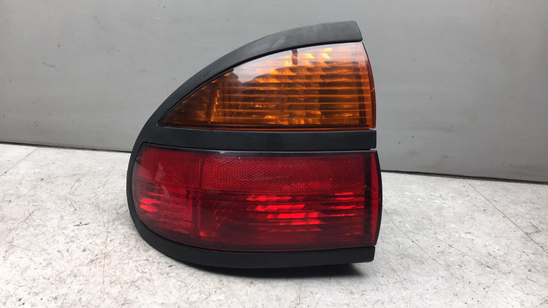 Fanale posteriore principale sinistro (luci) RENAULT LAGUNA 1 PHASE 2 Diésel - 1
