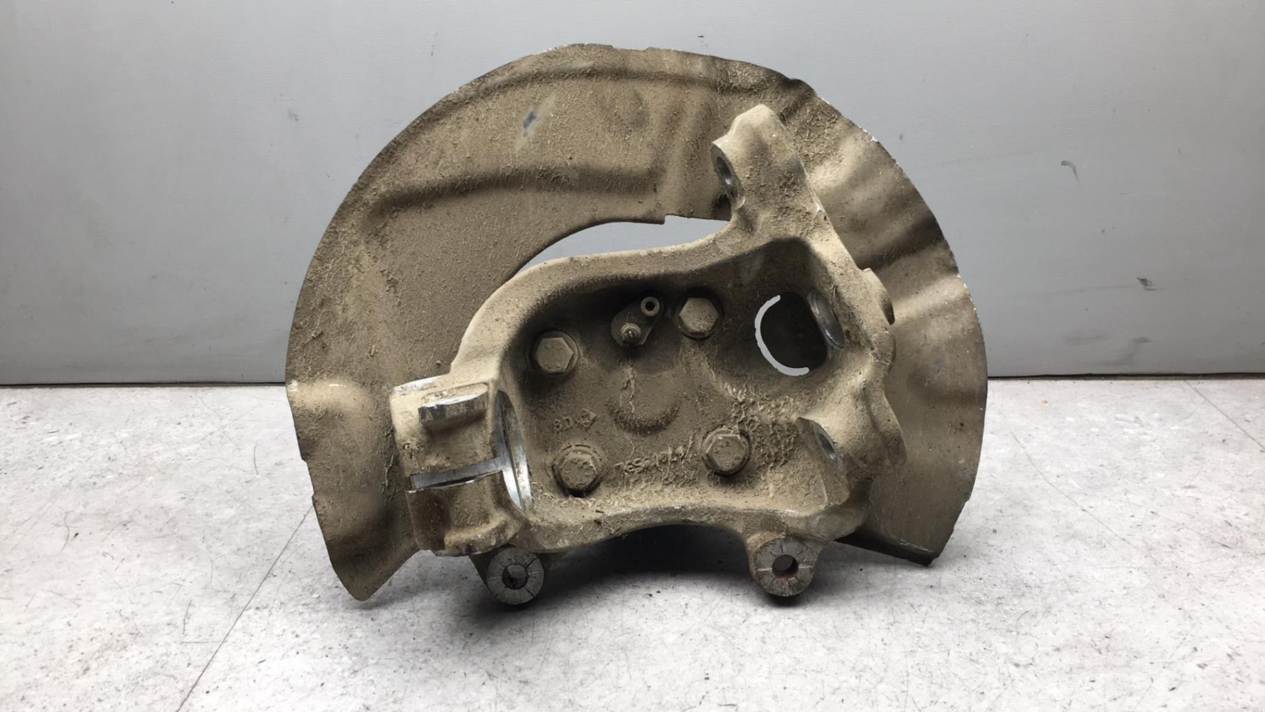 Fusee avant gauche BMW SERIE 5 E60 PHASE 2 Diesel - 1