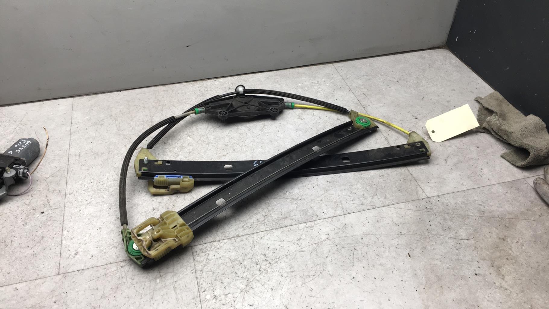 Alzacristalli manuale anteriore destro AUDI A4 3 AVANT S4 PHASE 1 BREAK Gasolina - 1