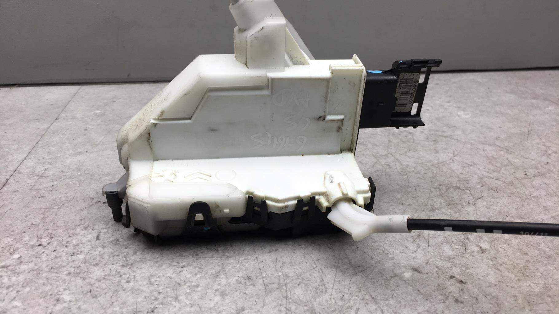 Serrure avant droit CITROEN C5 2 BREAK Diesel - 1