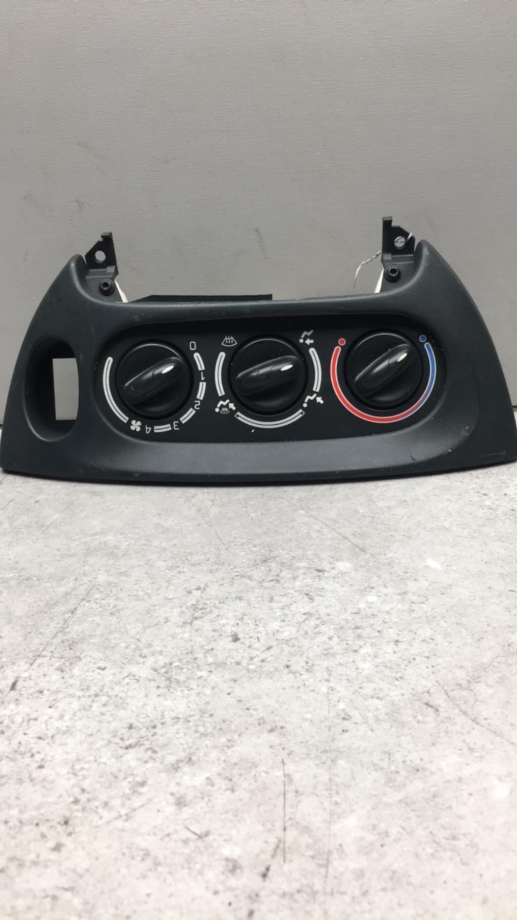 Commande chauffage RENAULT MEGANE 1 PHASE 1 Essence - 1
