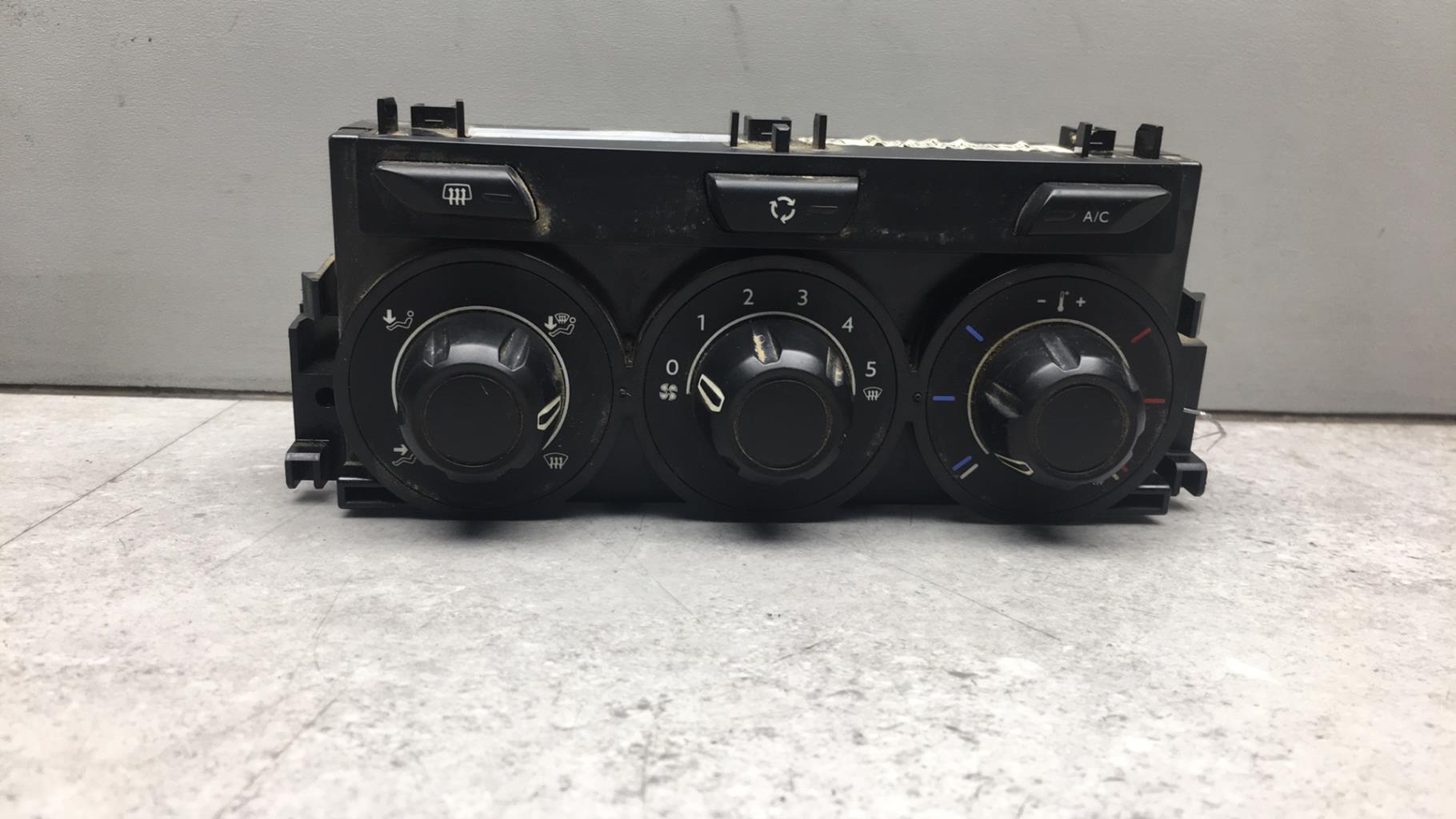 Commande chauffage CITROEN C3 2 PHASE 1 Diesel - 1