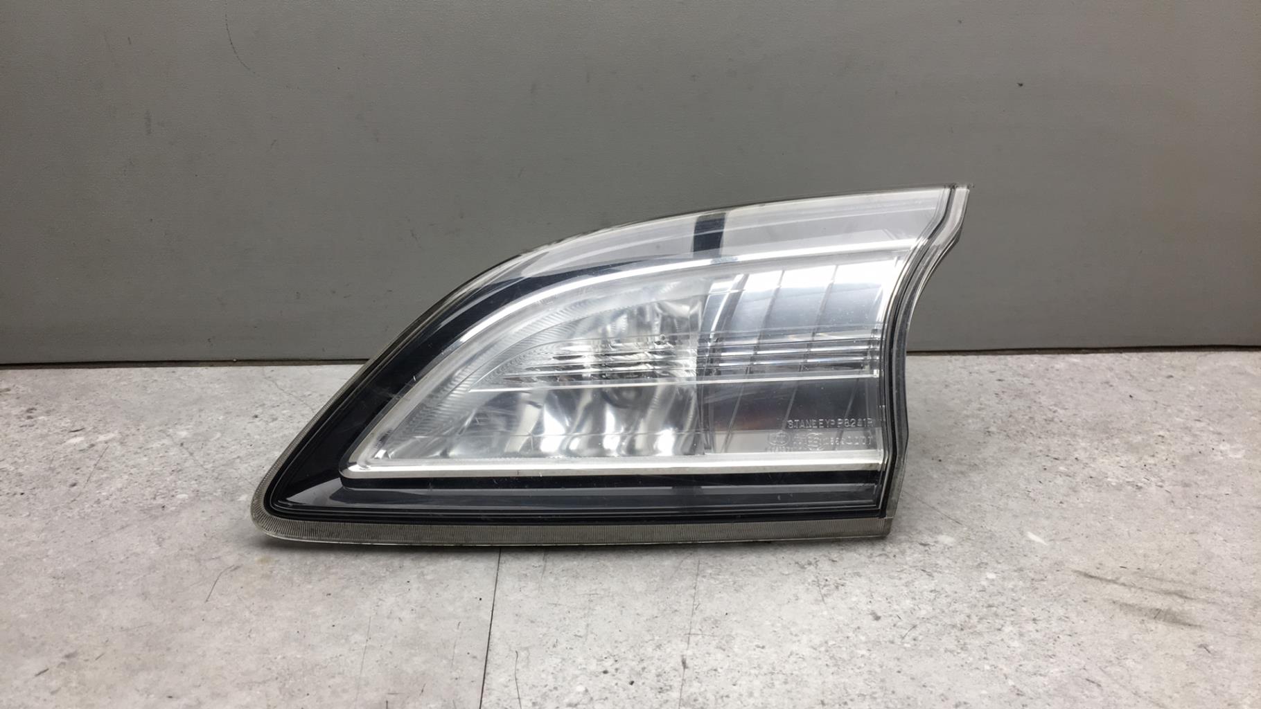 Feu arriere secondaire droit (feux) MAZDA 3 2 PHASE 1 Diesel - 1