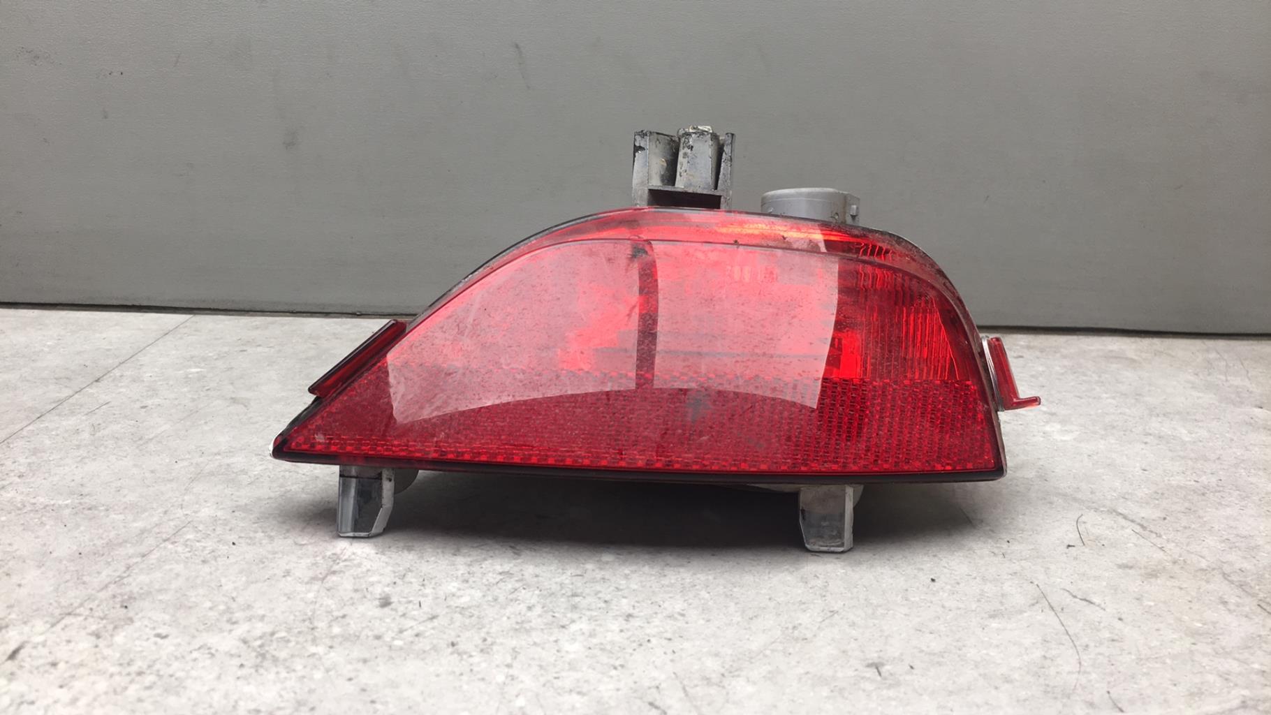 Feu de pare choc arriere gauche AUDI A3 2 PHASE 1 Diesel - 1