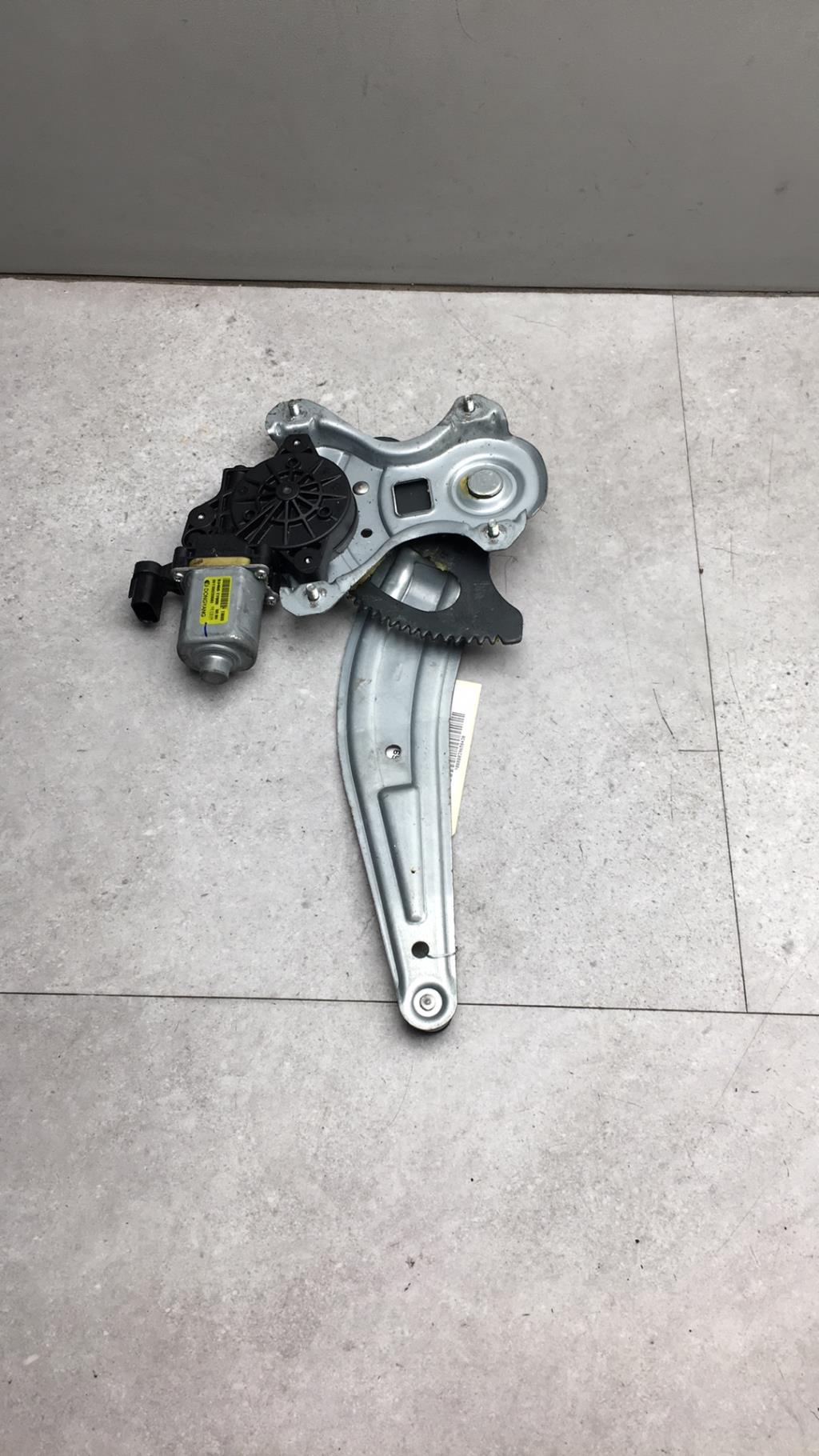 Alzacristalli elettrico posteriore destro KIA PICANTO 2 PHASE 1 Gasolina - 1