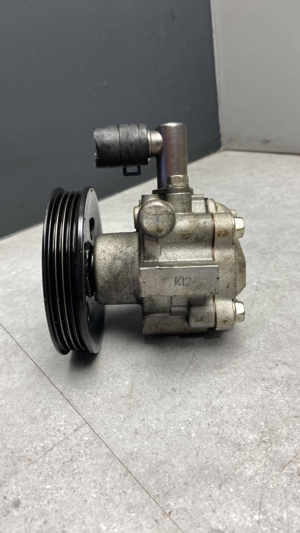 Pompe de direction CHEVROLET AVEO 1 Essence - 1
